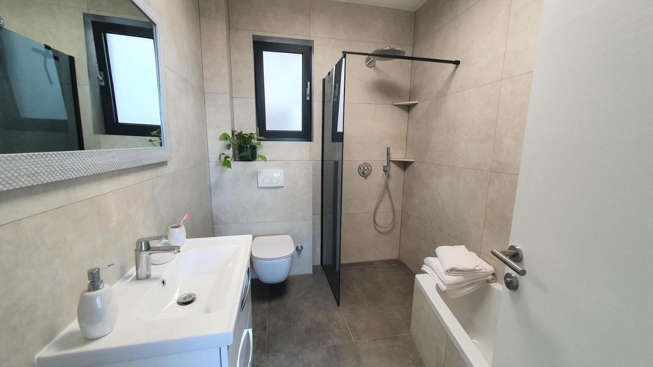 Apartments Marina Omiš Dış mekan fotoğraf